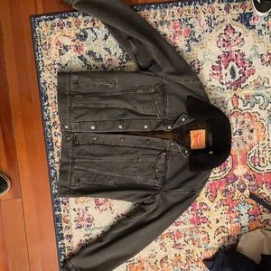 Levi’s black denim Sherpa jacket size medium